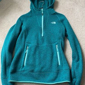 The North Face Hooded Pullover w Kangaroo Pocket
